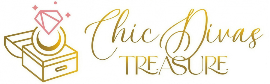 Logo de Chic Divas Treasure, letras cursivas rosa-dorado junto a un diamante y joyero